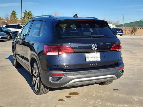 2024 Volkswagen Taos 1.5T SE