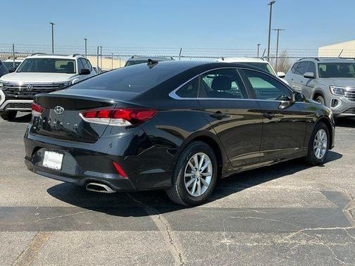 Phantom Black 2019 Hyundai SONATA SE