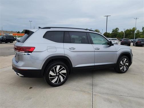 2024 Volkswagen Atlas 2.0T SE