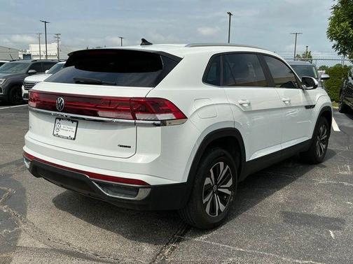 Pure White 2024 Volkswagen Atlas Cross Sport 2.0T SE
