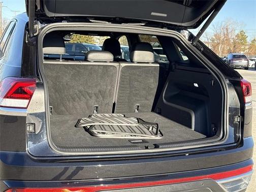 2025 Volkswagen Atlas Cross Sport 2.0T SEL