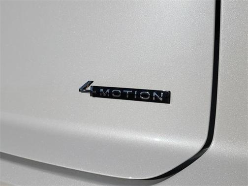 2025 Volkswagen Atlas Cross Sport 2.0T SEL R-Line Black