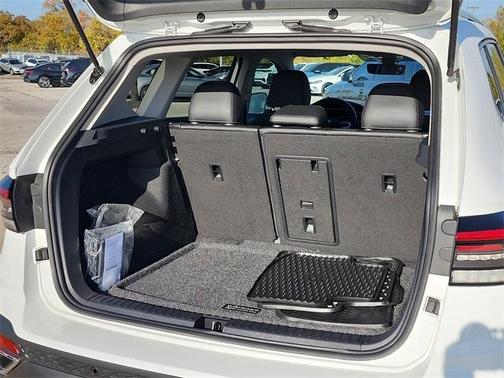 2025 Volkswagen Taos 1.5T SEL