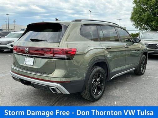 Avocado Green Pearl 2026 Volkswagen Atlas 2.0T Peak Edition