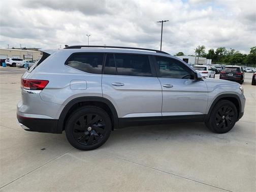 2025 Volkswagen Atlas 2.0T SE