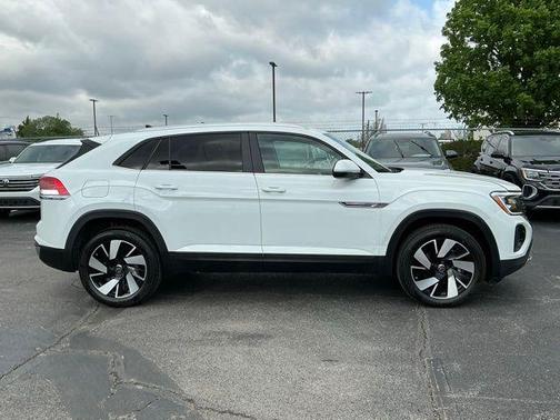 2025 Volkswagen Atlas Cross Sport 2.0T SE w/Technology