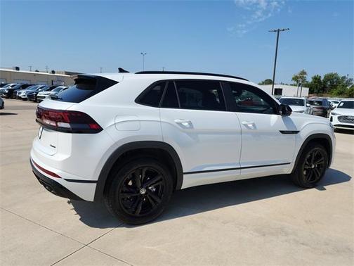 2026 Volkswagen Atlas Cross Sport 2.0T SEL R-Line Black