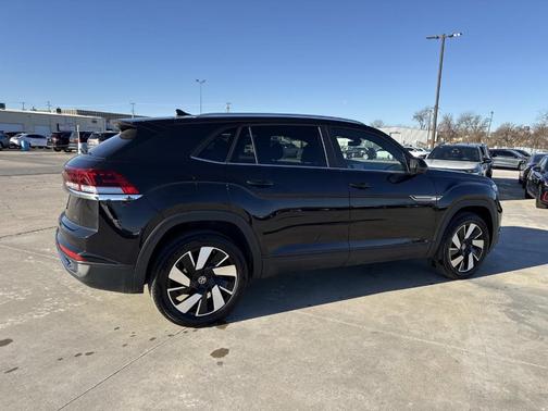 2025 Volkswagen Atlas Cross Sport 2.0T SE w/Technology