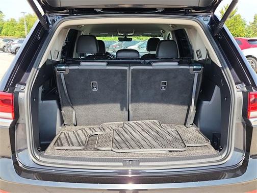 2023 Volkswagen Atlas 3.6L SE w/Technology