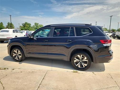 2024 Volkswagen Atlas 2.0T SE