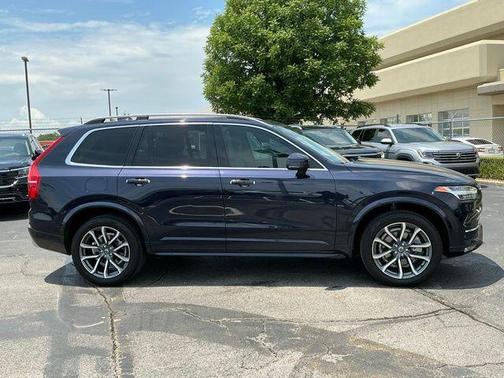 Magic Blue Metallic 2019 Volvo XC90 T6 Momentum