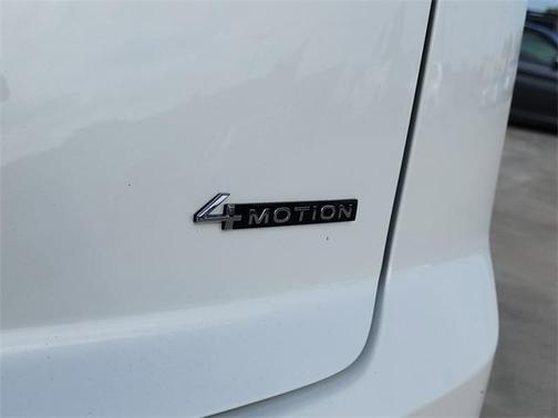 2025 Volkswagen Atlas Cross Sport 2.0T SEL Premium R-Line