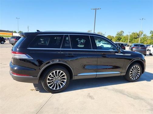 2022 Lincoln Aviator Standard AWD