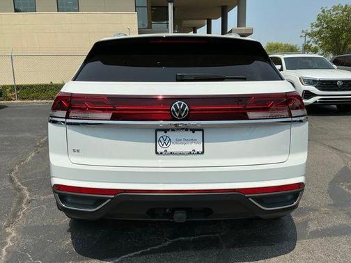 Pure White 2024 Volkswagen Atlas Cross Sport 2.0T SE w/Technology