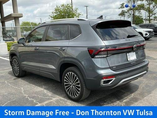 Platinum Gray Metallic 2026 Volkswagen Taos 1.5T SE