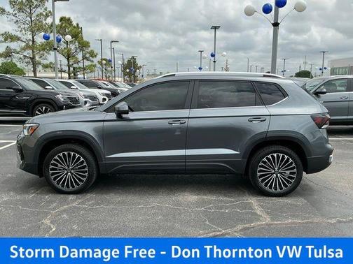 Platinum Gray Metallic 2026 Volkswagen Taos 1.5T SE