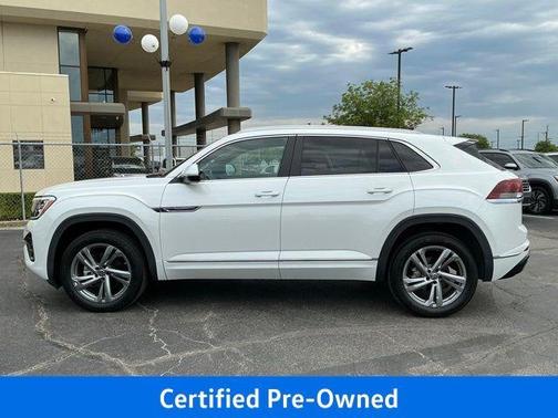 Opal White Pearl Effect 2024 Volkswagen Atlas Cross Sport 2.0T SEL R-Line