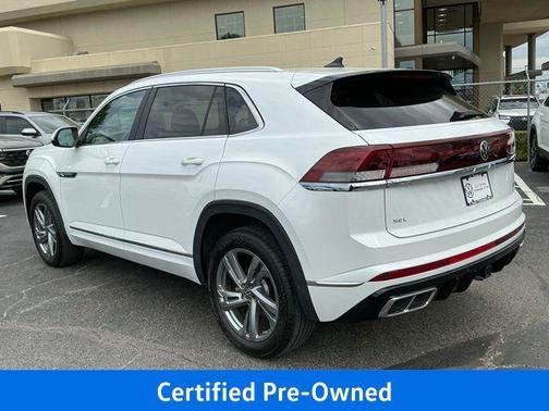 Opal White Pearl Effect 2024 Volkswagen Atlas Cross Sport 2.0T SEL R-Line