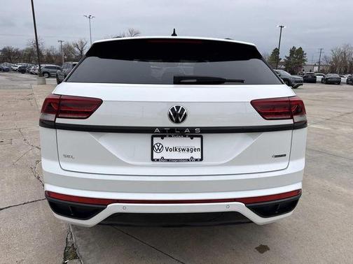 2023 Volkswagen Atlas Cross Sport 2.0T SEL R-Line Black