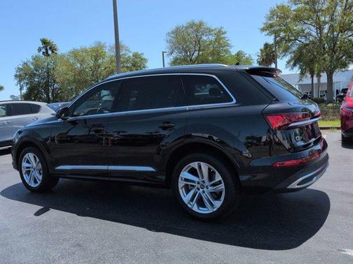 2022 Audi Q7 55 Premium Plus