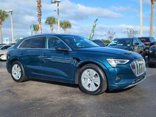 2019 Audi e-tron Prestige