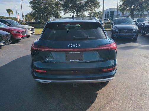 2019 Audi e-tron Prestige