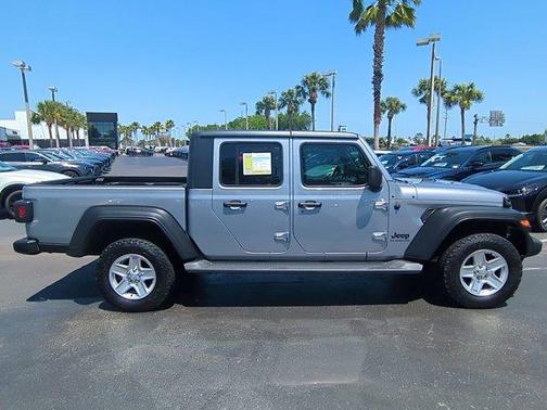 2020 Jeep Gladiator Sport