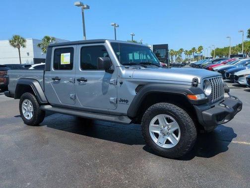 2020 Jeep Gladiator Sport