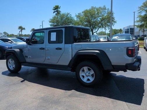 2020 Jeep Gladiator Sport