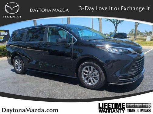 2023 Toyota Sienna LE
