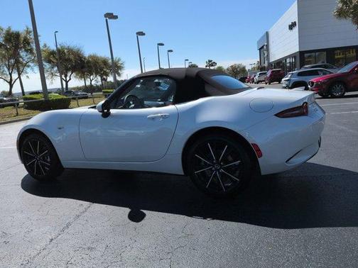 Snowflake White Pearl 2026 Mazda MX-5 Miata Grand Touring