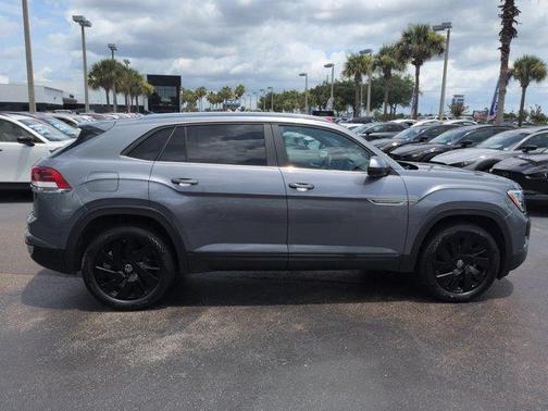 Platinum Gray Metallic 2024 Volkswagen Atlas Cross Sport 2.0T SE w/Technology