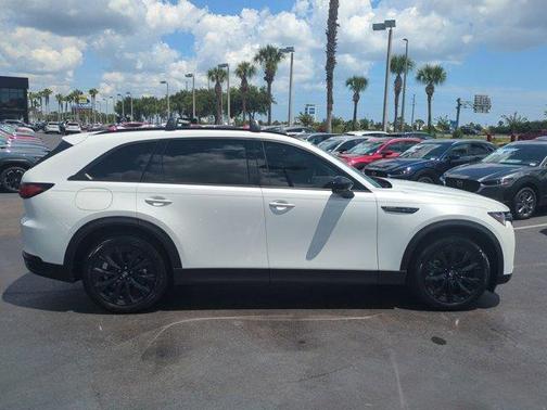 2025 Mazda CX-90 Premium