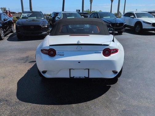 Snowflake White Pearl Mica 2026 Mazda MX-5 Miata GRAND TOURING