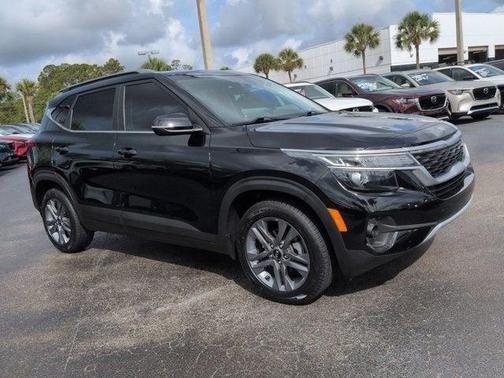 Cherry Black 2021 Kia Seltos S