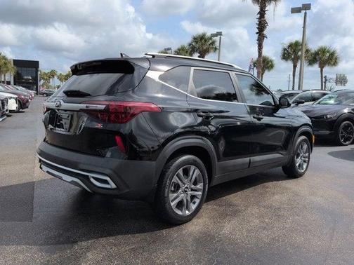 Cherry Black 2021 Kia Seltos S