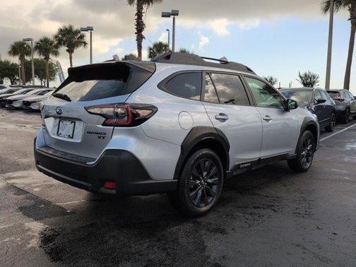 Ice Silver Metallic 2024 Subaru Outback Onyx Edition XT