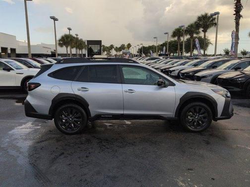 Ice Silver Metallic 2024 Subaru Outback Onyx Edition XT