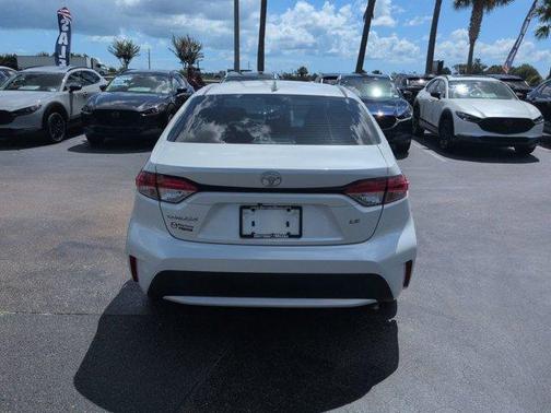 Pearl 2022 Toyota Corolla LE