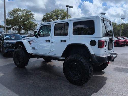 Bright White Clearcoat 2023 Jeep Wrangler Rubicon