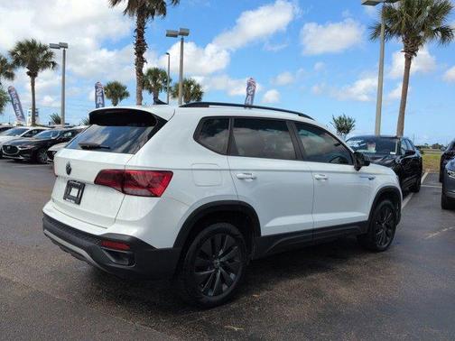 Pure White 2023 Volkswagen Taos 1.5T S
