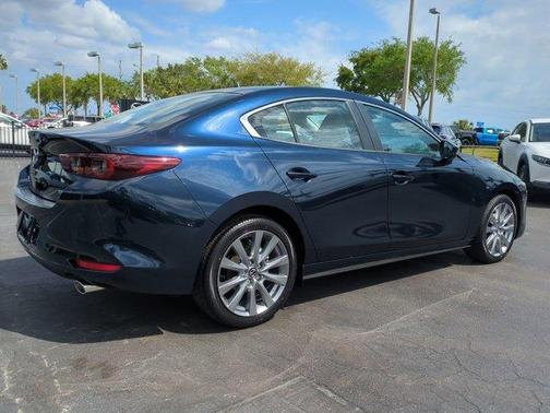 2025 Mazda Mazda3 FWD w/Preferred Package