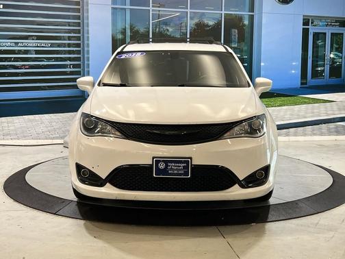 2018 Chrysler Pacifica Touring-L