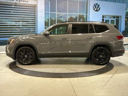 2025 Volkswagen Atlas 2.0T SE w/Technology 4MOTION