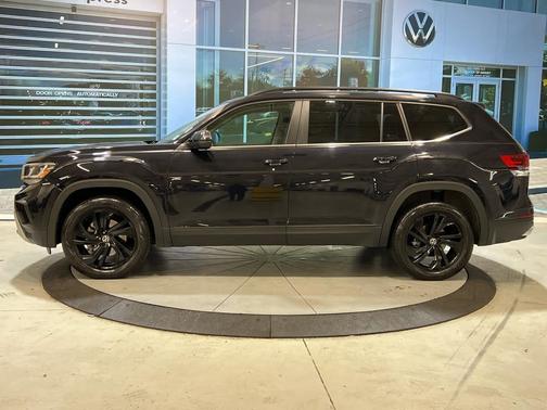 2023 Volkswagen Atlas 2.0T SE w/Technology 4MOTION