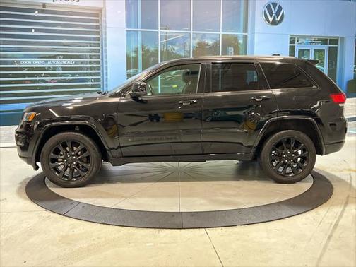 2022 Jeep Grand Cherokee Laredo
