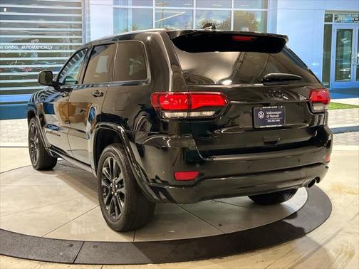 2022 Jeep Grand Cherokee Laredo