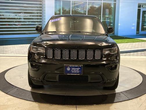 2022 Jeep Grand Cherokee Laredo