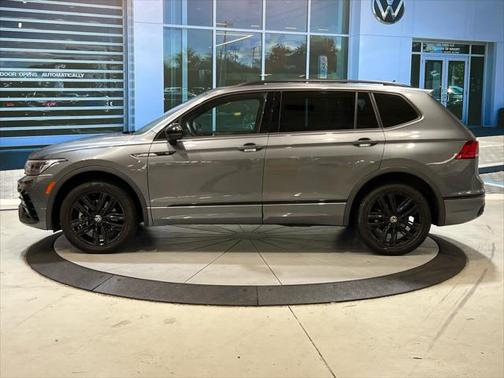 2022 Volkswagen Tiguan 2.0T SE R-Line Black 4MOTION