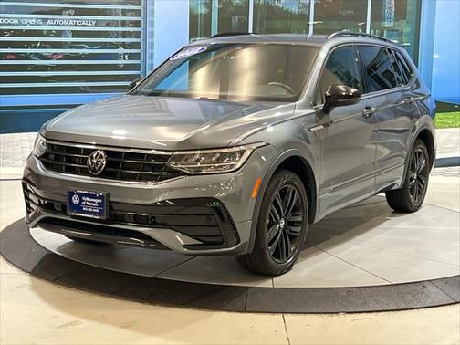 2022 Volkswagen Tiguan 2.0T SE R-Line Black 4MOTION